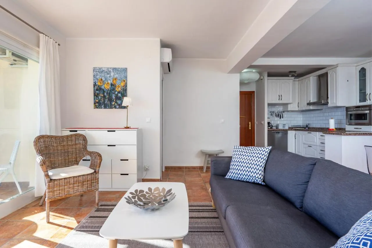 Lovely Beachfront Flat With Sunny Balcony Ref 40 Fuengirola Appartement