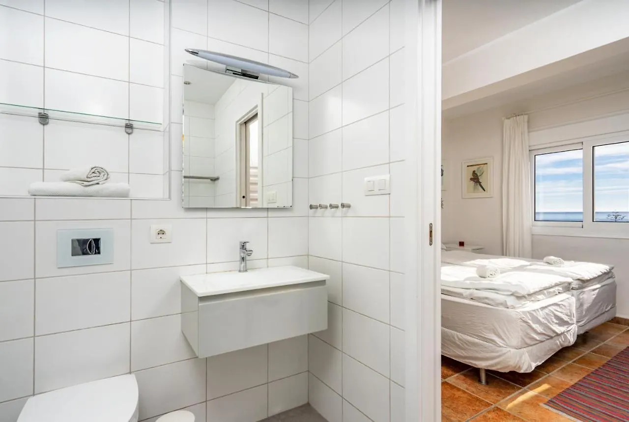 Lovely Beachfront Flat With Sunny Balcony Ref 40 Fuengirola Appartement