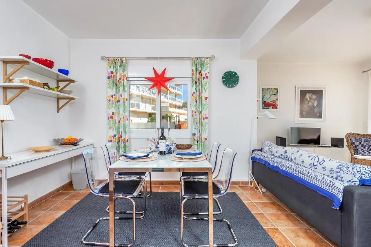 Lovely Beachfront Flat With Sunny Balcony Ref 40 Фуэнхирола Апартаменты